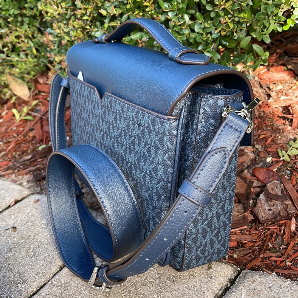 MICHAEL KORS Rose Medium Top Handle Messenger ADMI - Picture 10 of 16